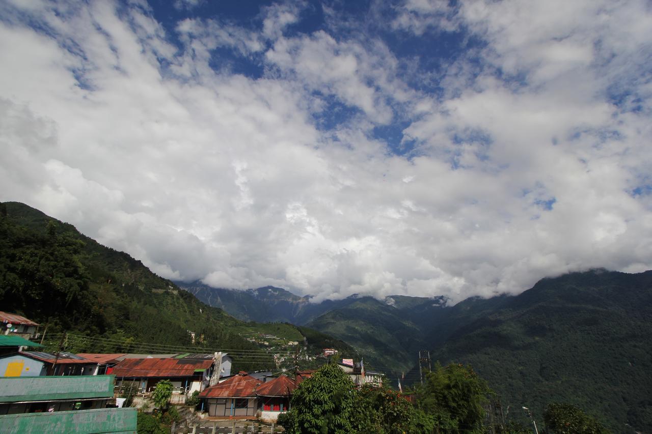Hotel Tarayana Grand Gangtok Buitenkant foto